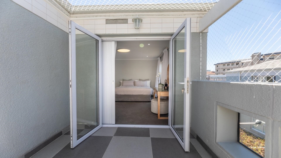 2 Bedroom Property for Sale in Sea Point Western Cape